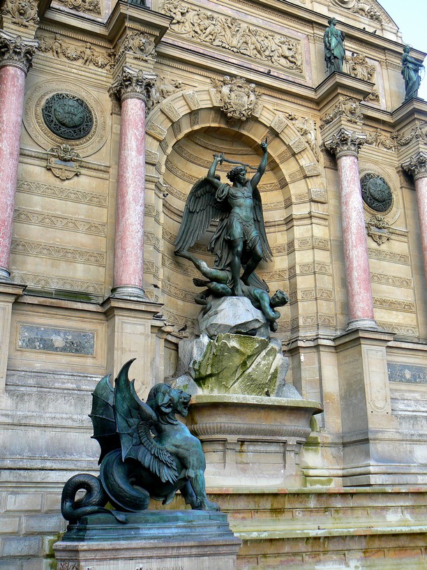 Place St Michel: Place St Michel 016